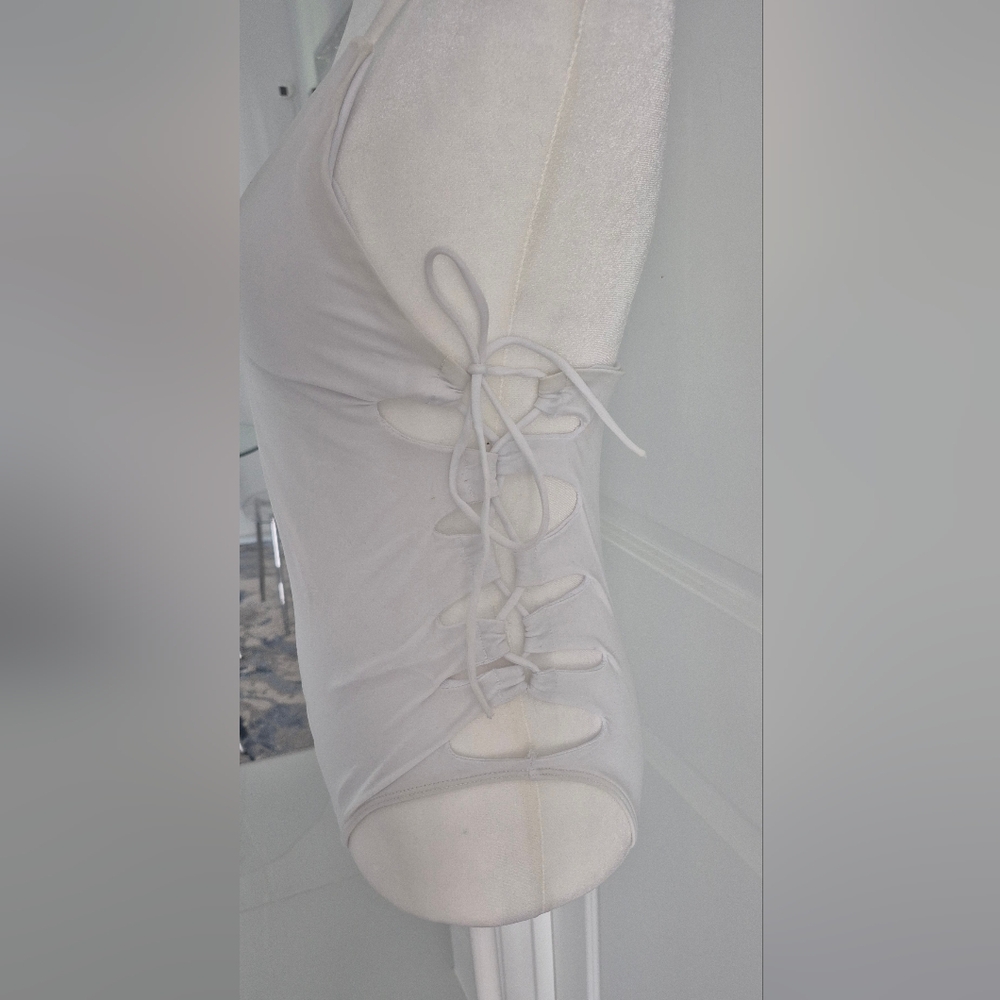 Elegant White Lace-Up One Piece Swimsuit